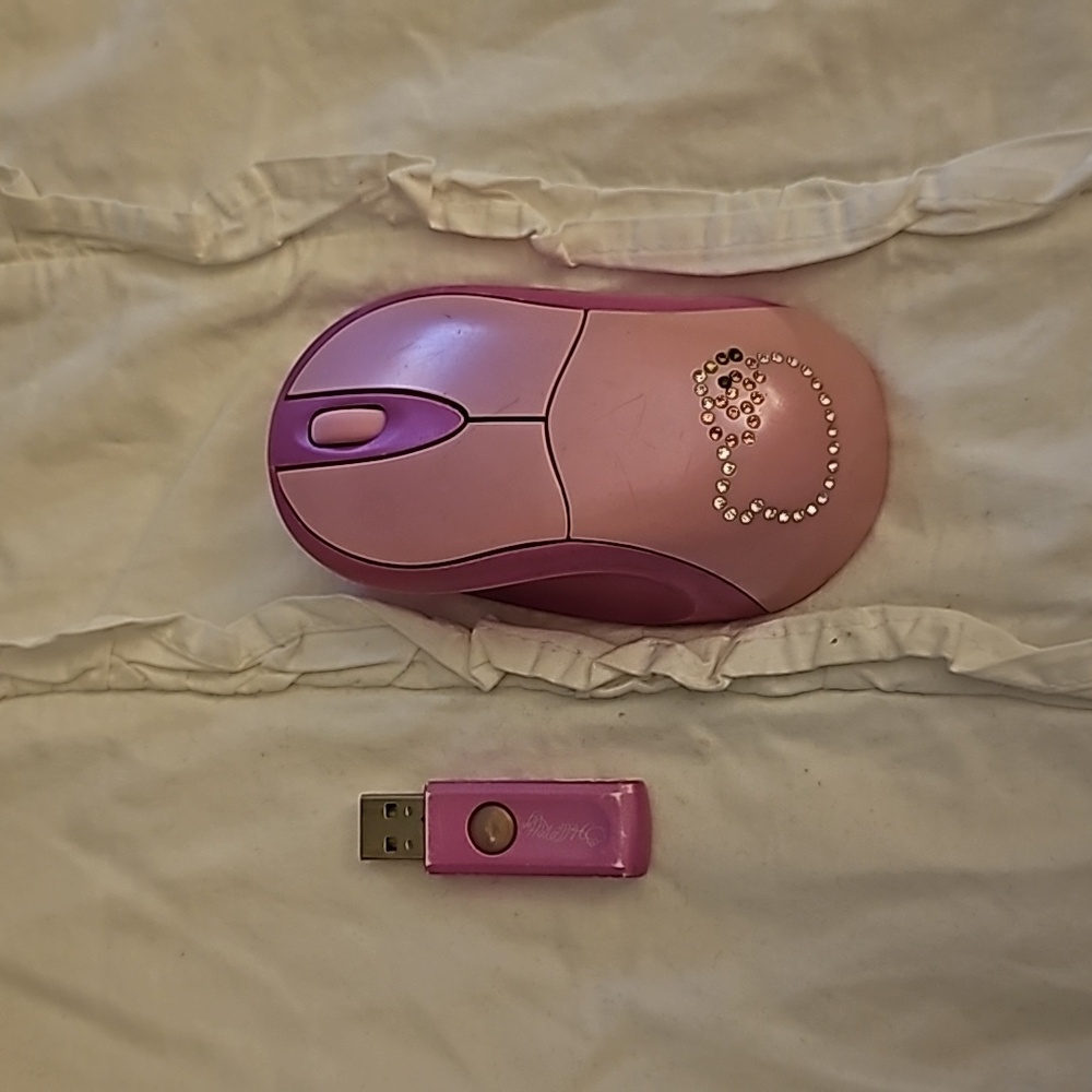 Hello Kitty vintage Wireless bluetooth Mouse with Pink Rhinestones